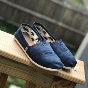 Navy blue Toms